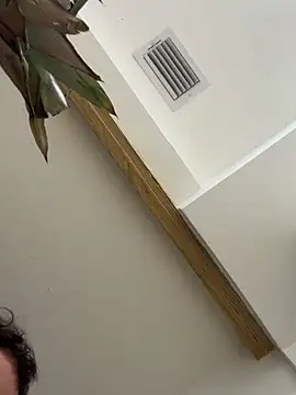 Snapshot of Bicho13132 chatting on 10/05/25, 06:23 Bicho13132 online show from 10/05/25, 06:23