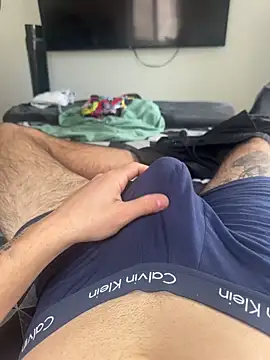 Snapshot of Bicho13132 chatting on 02/18/26, 05:09 Bicho13132 online show from 02/18/26, 05:09