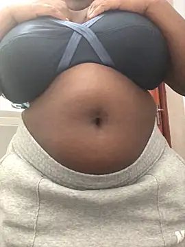 Snapshot of servingBigTitis chatting on 02/21/25, 07:45 servingBigTitis online show from 02/21/25, 07:45