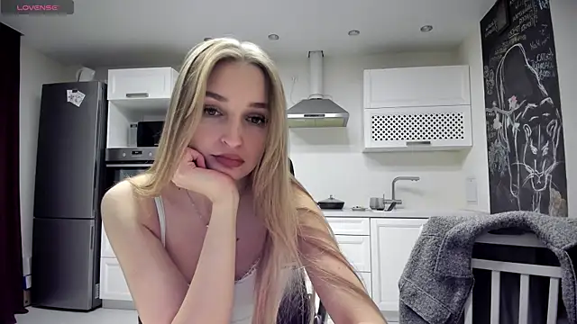 Snapshot of lisenok chatting on 04/17/26, 07:39 lisenok online show from 04/17/26, 07:39