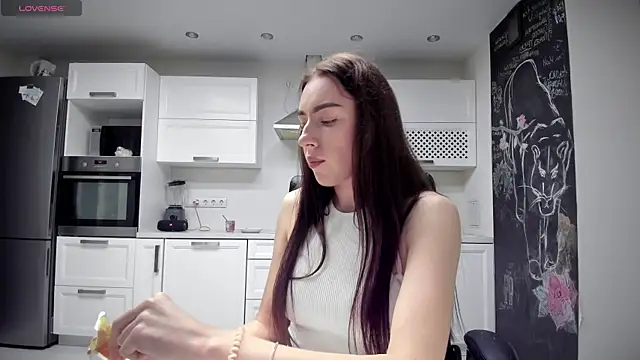 Snapshot of lisenok chatting on 05/18/26, 05:52 lisenok online show from 05/18/26, 05:52