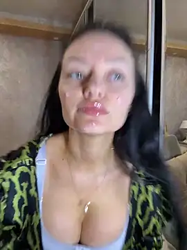 Snapshot of AlessiaExquisit chatting on 04/19/26, 04:39 AlessiaExquisit online show from 04/19/26, 04:39