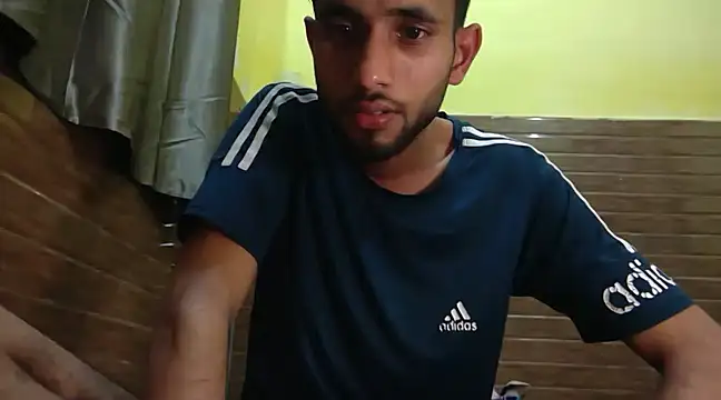 Snapshot of Queen_Couple chatting on 02/10/25, 05:30 Queen Couple online show from 02/10/25, 05:30