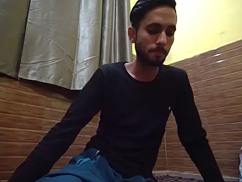 Snapshot of Queen_Couple chatting on 03/02/25, 04:10 Queen Couple online show from 03/02/25, 04:10