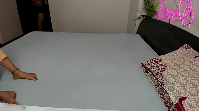 Snapshot of Queen_Couple chatting on 09/24/25, 05:11 Queen Couple online show from 09/24/25, 05:11