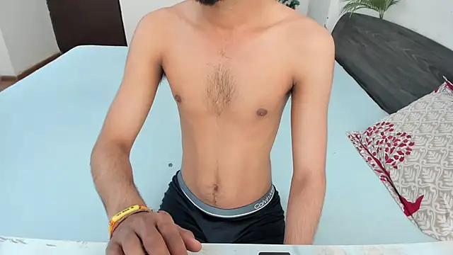 Queen Couple online show from 03/12/26, 05:46