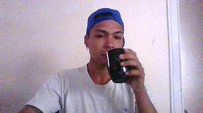 Snapshot of crow07xx chatting on 02/02/25, 02:24 crow07xx online show from 02/02/25, 02:24