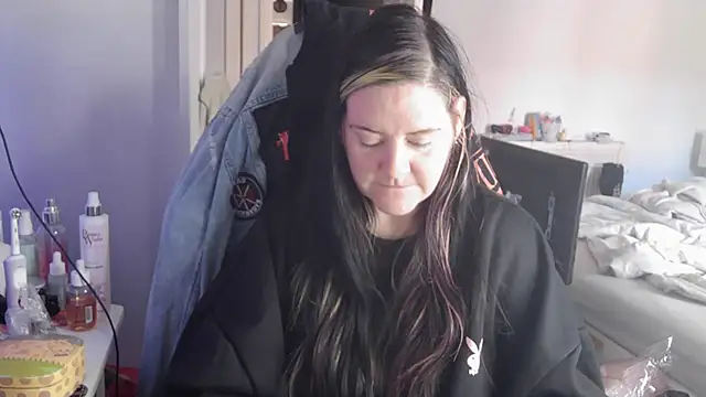 AureliaXOX online show from 09/25/25, 09:24