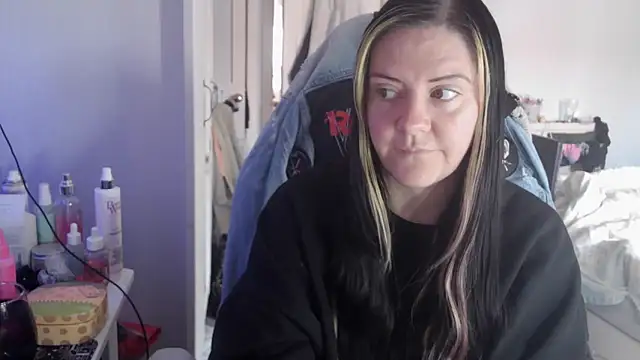 Snapshot of AureliaXOX chatting on 10/01/25, 09:15 AureliaXOX online show from 10/01/25, 09:15