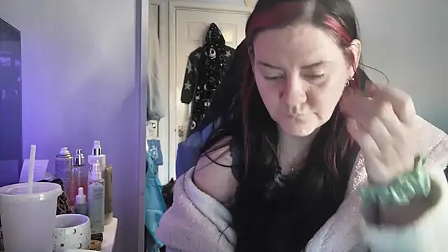 Snapshot of AureliaXOX chatting on 12/14/25, 11:48 AureliaXOX online show from 12/14/25, 11:48