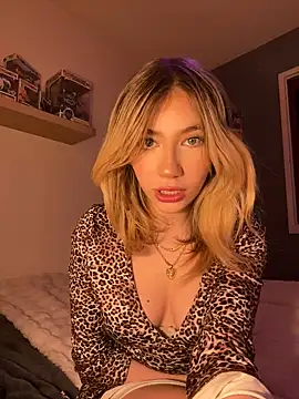 Snapshot of angeleyezlolita chatting on 02/10/25, 07:17 angeleyezlolita online show from 02/10/25, 07:17