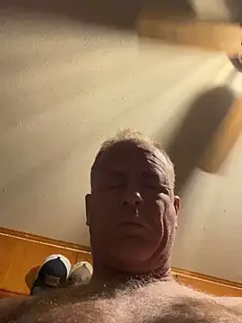 Snapshot of hintly chatting on 02/17/26, 12:34 hintly online show from 02/17/26, 12:34