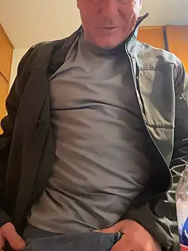 Snapshot of hintly chatting on 03/03/26, 12:55 hintly online show from 03/03/26, 12:55