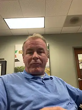 Snapshot of hintly chatting on 03/23/26, 09:41 hintly online show from 03/23/26, 09:41