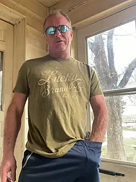 Snapshot of hintly chatting on 04/08/26, 10:32 hintly online show from 04/08/26, 10:32