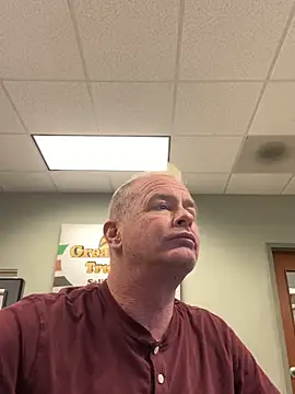 Snapshot of hintly chatting on 04/14/26, 09:10 hintly online show from 04/14/26, 09:10