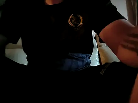 Snapshot of Raymond1308 chatting on 10/17/25, 08:06 Raymond1308 online show from 10/17/25, 08:06