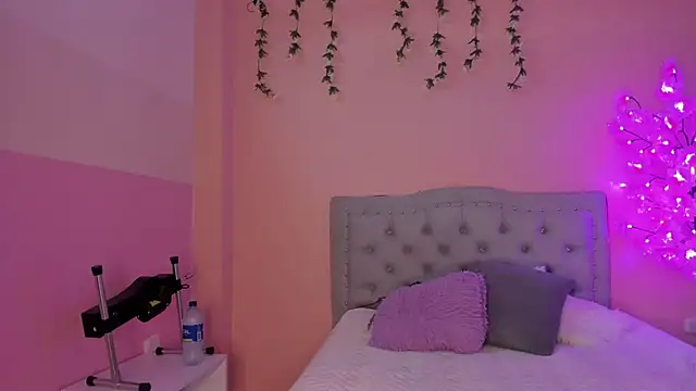 littletammy4u  online show from 10/07/25, 12:13