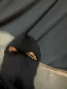 Snapshot of tunenarica22 chatting on 11/01/25, 04:14 tunenarica22 online show from 11/01/25, 04:14