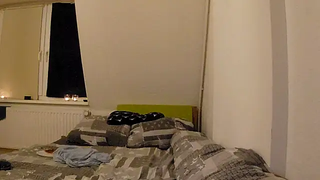 Snapshot of Foxtrott_242 chatting on 03/28/26, 01:16 Foxtrott 242 online show from 03/28/26, 01:16