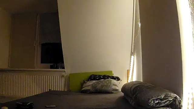 Snapshot of Foxtrott_242 chatting on 04/27/26, 11:47 Foxtrott 242 online show from 04/27/26, 11:47