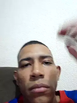 Snapshot of Mineirinho043 chatting on 02/05/25, 12:10 Mineirinho043 online show from 02/05/25, 12:10