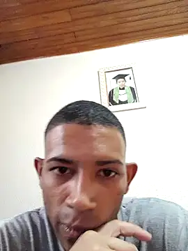 Snapshot of Mineirinho043 chatting on 02/09/25, 06:37 Mineirinho043 online show from 02/09/25, 06:37