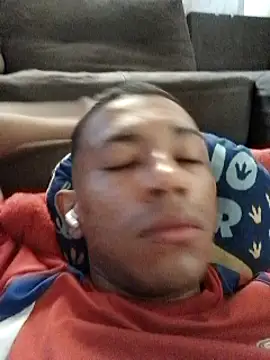 Snapshot of Mineirinho043 chatting on 02/18/25, 12:28 Mineirinho043 online show from 02/18/25, 12:28