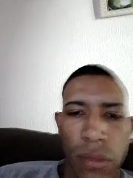 Snapshot of Mineirinho043 chatting on 02/18/25, 06:47 Mineirinho043 online show from 02/18/25, 06:47