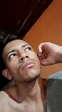 Snapshot of Mineirinho043 chatting on 02/24/25, 10:58 Mineirinho043 online show from 02/24/25, 10:58