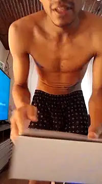 Snapshot of Mineirinho043 chatting on 02/26/25, 04:56 Mineirinho043 online show from 02/26/25, 04:56