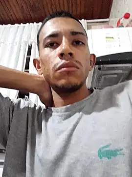 Snapshot of Mineirinho043 chatting on 02/27/25, 03:14 Mineirinho043 online show from 02/27/25, 03:14