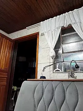 Snapshot of Mineirinho043 chatting on 02/28/25, 02:42 Mineirinho043 online show from 02/28/25, 02:42