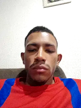 Snapshot of Mineirinho043 chatting on 03/03/25, 01:31 Mineirinho043 online show from 03/03/25, 01:31