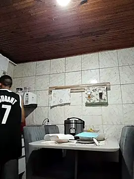 Snapshot of Mineirinho043 chatting on 03/06/25, 11:53 Mineirinho043 online show from 03/06/25, 11:53