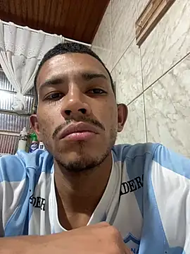 Snapshot of Mineirinho043 chatting on 03/10/25, 03:23 Mineirinho043 online show from 03/10/25, 03:23