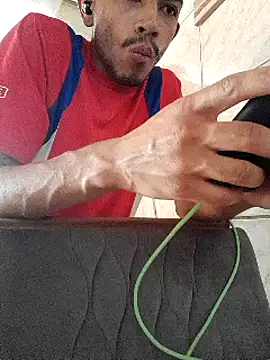 Snapshot of Mineirinho043 chatting on 03/14/25, 05:13 Mineirinho043 online show from 03/14/25, 05:13