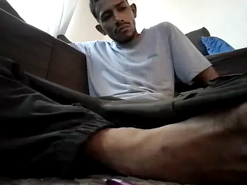 Snapshot of Mineirinho043 chatting on 03/20/25, 07:14 Mineirinho043 online show from 03/20/25, 07:14