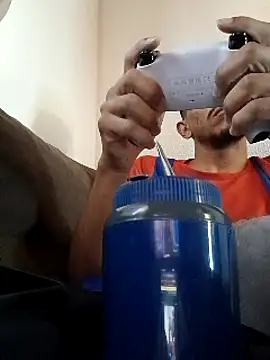 Snapshot of Mineirinho043 chatting on 03/21/25, 01:45 Mineirinho043 online show from 03/21/25, 01:45