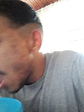 Snapshot of Mineirinho043 chatting on 03/22/25, 06:14 Mineirinho043 online show from 03/22/25, 06:14