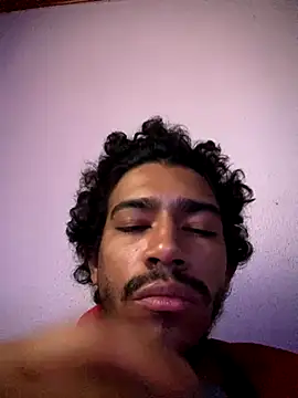 Snapshot of Mineirinho043 chatting on 10/09/25, 10:13 Mineirinho043 online show from 10/09/25, 10:13