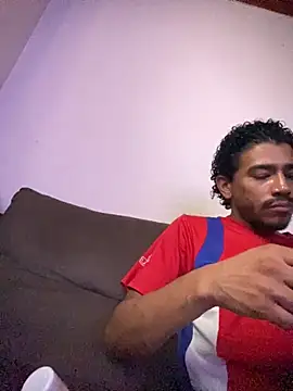 Snapshot of Mineirinho043 chatting on 10/12/25, 06:40 Mineirinho043 online show from 10/12/25, 06:40