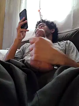 Snapshot of Mineirinho043 chatting on 10/14/25, 02:29 Mineirinho043 online show from 10/14/25, 02:29