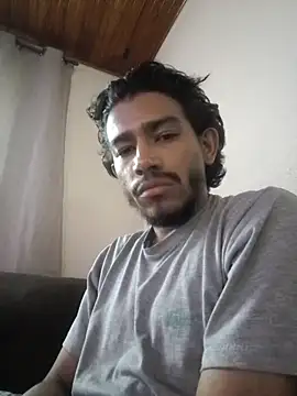 Snapshot of Mineirinho043 chatting on 10/18/25, 02:29 Mineirinho043 online show from 10/18/25, 02:29