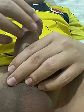 Snapshot of Eduardo08000 chatting on 03/20/25, 06:53 Eduardo08000 online show from 03/20/25, 06:53