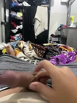 Snapshot of Eduardo08000 chatting on 03/16/26, 08:13 Eduardo08000 online show from 03/16/26, 08:13