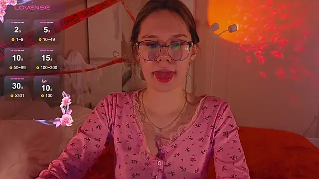 Mia Luw online show from 11/02/25, 03:53