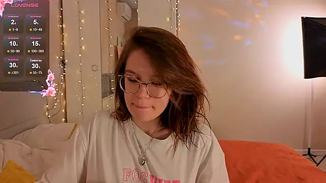 Mia Luw online show from 01/11/26, 05:12