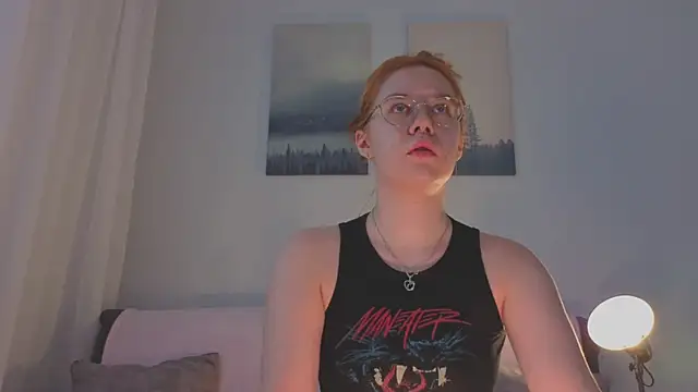 Snapshot of Mia_Luw chatting on 06/19/26, 01:43 Mia Luw online show from 06/19/26, 01:43