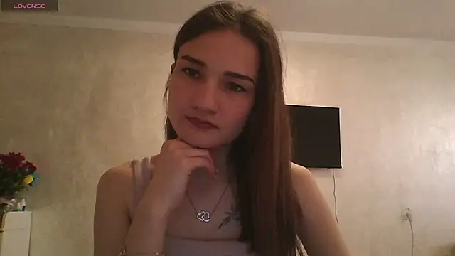 Snapshot of RoyalDessertt chatting on 03/11/25, 09:13 RoyalDessertt online show from 03/11/25, 09:13